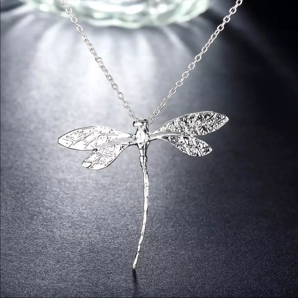 New Silver Plated Creative Dragonfly Necklace - Picture 3 of 6